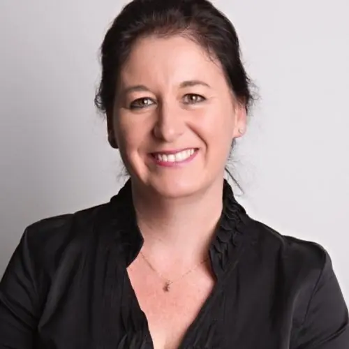emiliabravbrav image 1